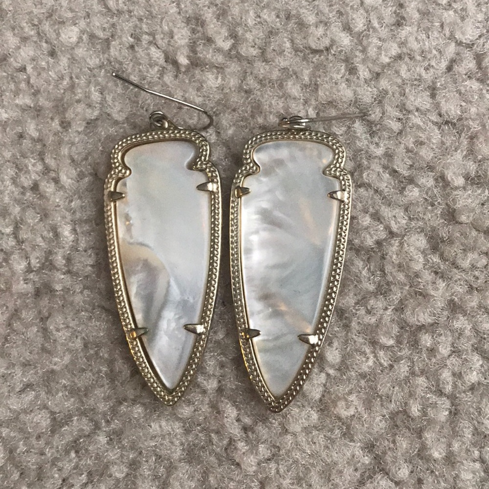 Kendra Scott gold & ivory pearl arrowhead earrings